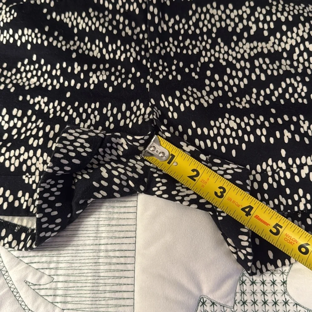 Elle Black and White Patterned Cuffed Shorts-6